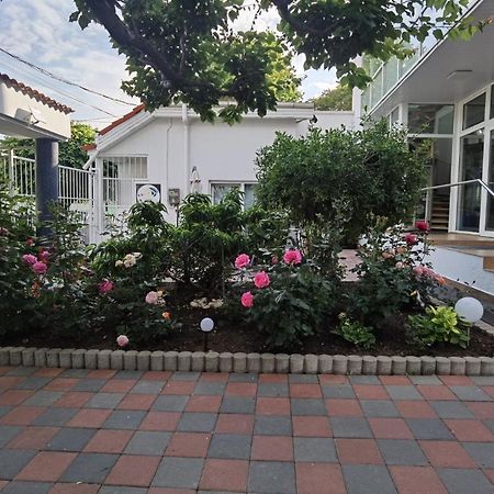 ホテル Fitness House With Garden コンスタンツァ エクステリア 写真